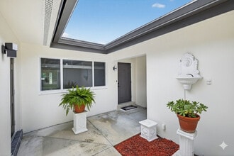 Building Photo - 4442 Sea Grape Dr
