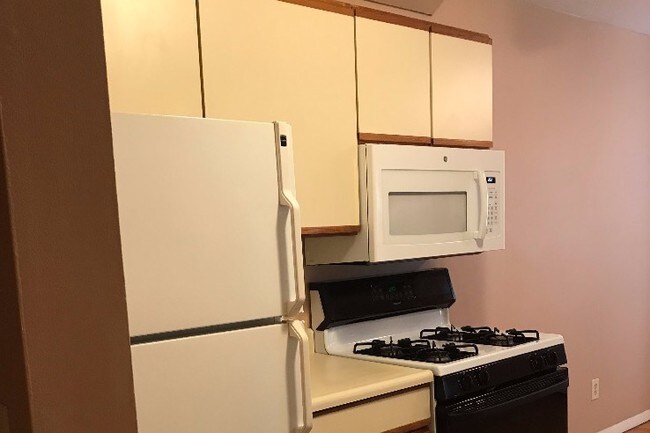 Appliances - 245 Regency Park Dr