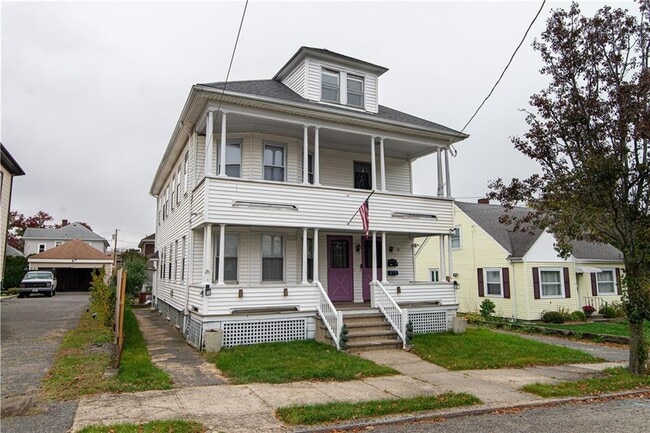 Foto del edificio - 186 Freeborn Ave