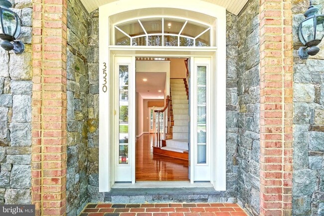 Building Photo - 3530 Schuerman House Dr
