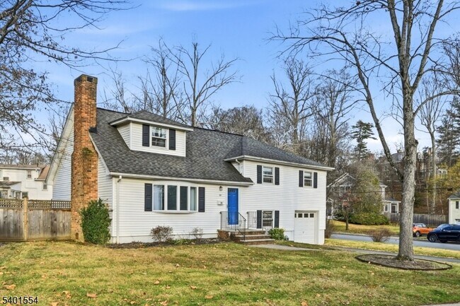 Foto del edificio - 58 Dogwood Rd