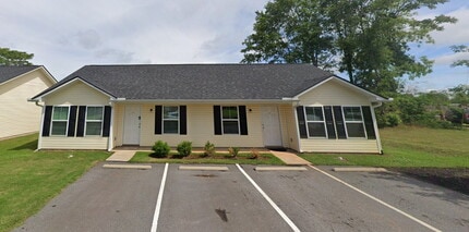 Building Photo - 215 Walnut Hill Dr
