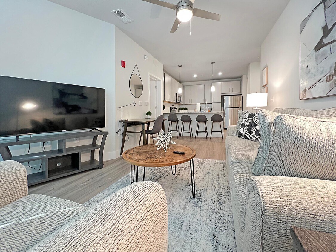Fully furnished, all-inclusive - 8985 Bertha Palmer Blvd