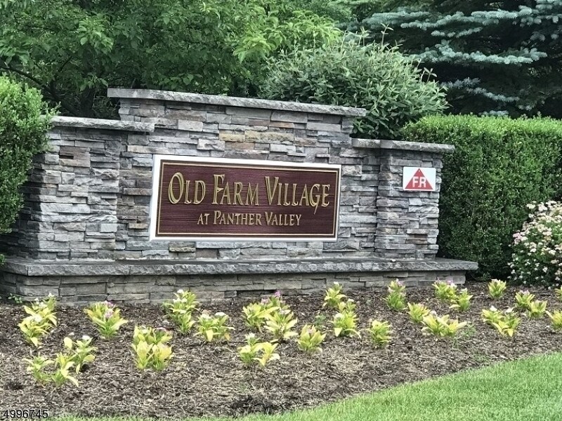 Primary Photo - 207 Old Farm Dr