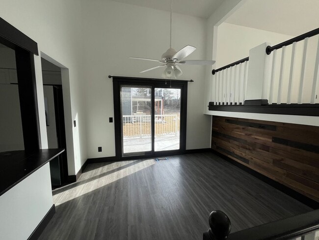 Building Photo - 9225 Garrison Way