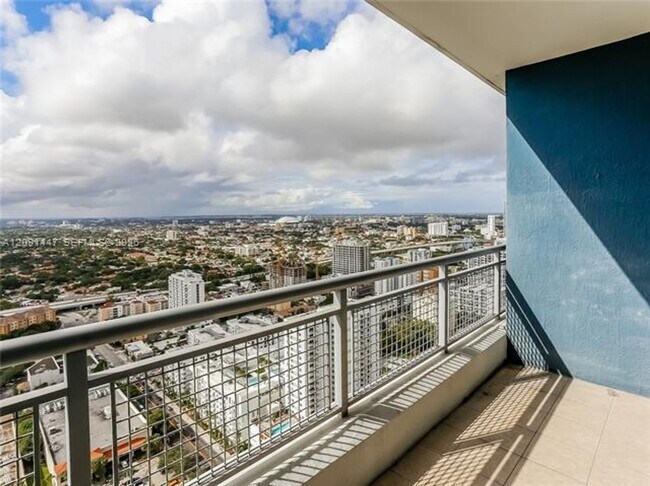 Foto del edificio - 60 SW 13th St