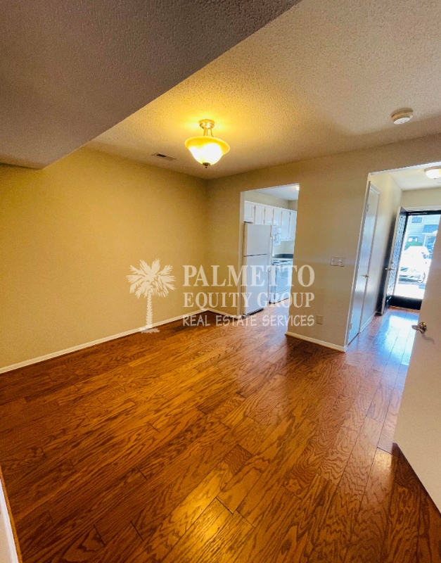 Foto del edificio - 2607 Cottage Pl