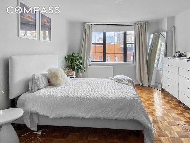 Foto del edificio - 222 W 14th St
