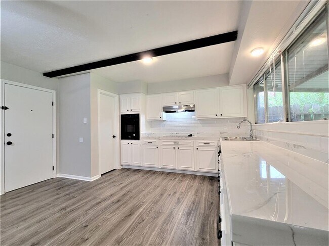 Building Photo - 17303 Fife Ln