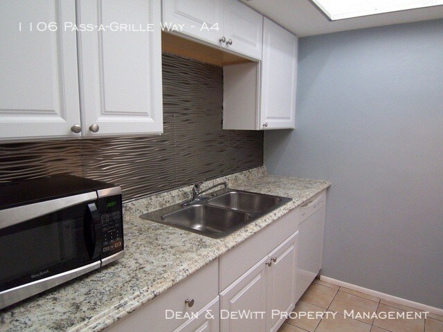 Building Photo - 1106 Pass A Grille Way