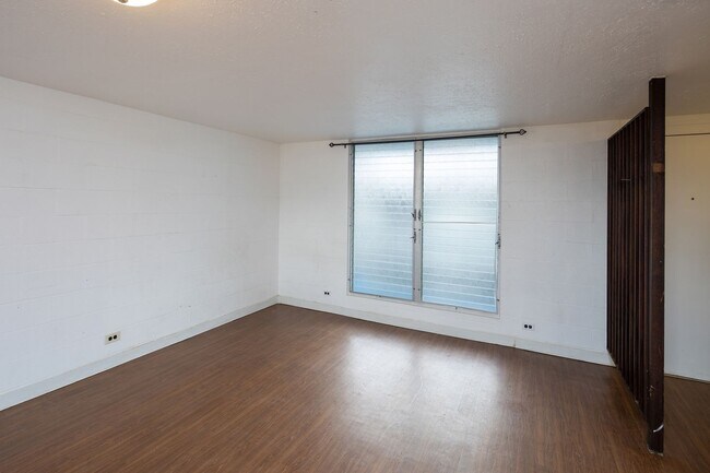 Foto del edificio - Available now! Prime location Studio with Parking!