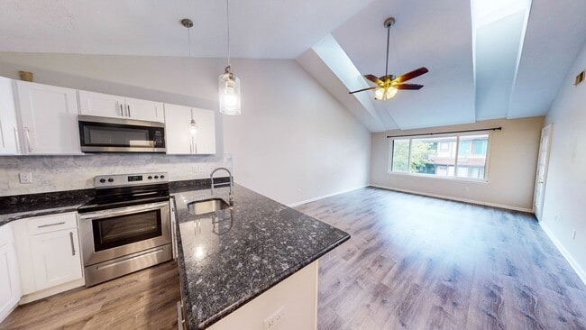 Building Photo - Beautiful 2-Bedroom Condo in Westville!