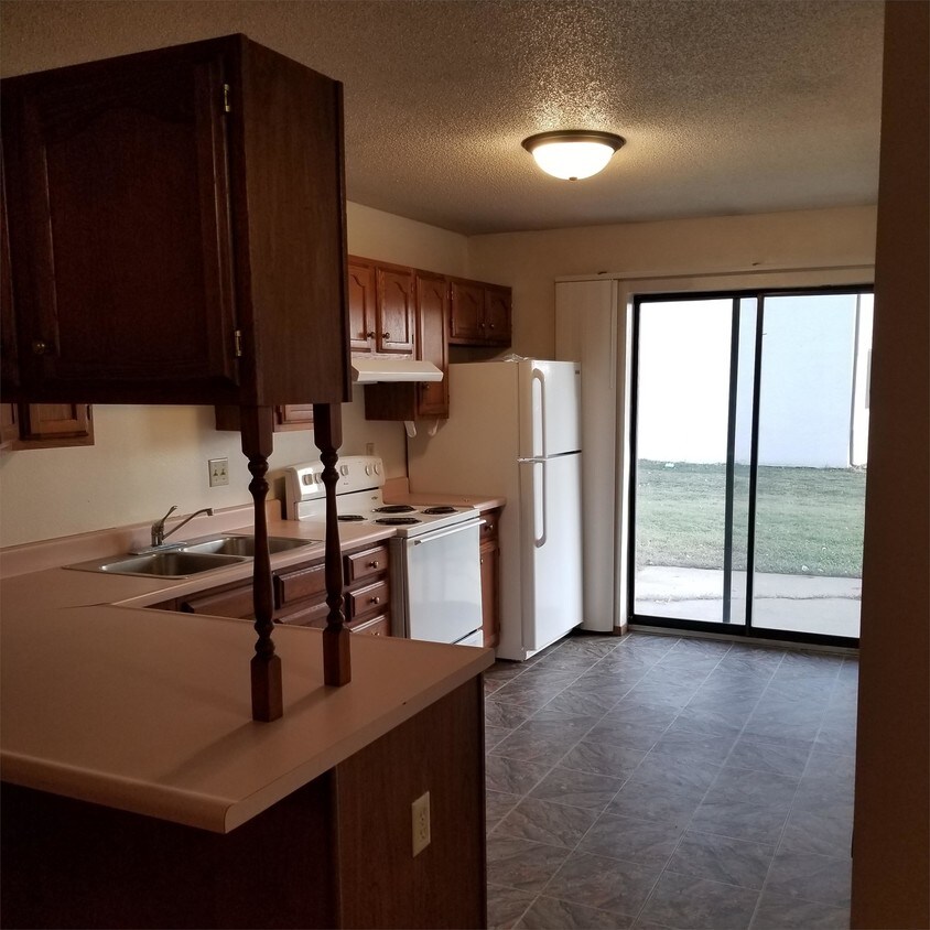 402 Village Dr Unit 102, Marshall, MN 56258 Apartment for Rent in