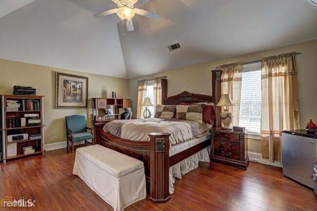 Building Photo - 4 br, 3 bath House - 1479 Tether Ln UNIT