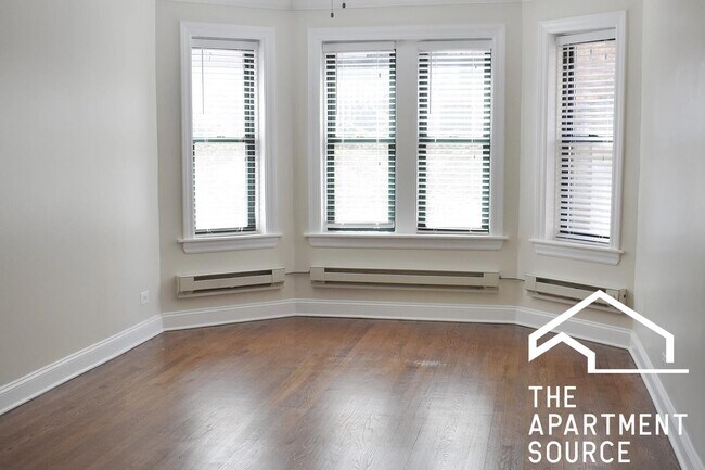 Foto del edificio - 3841 N Greenview Ave