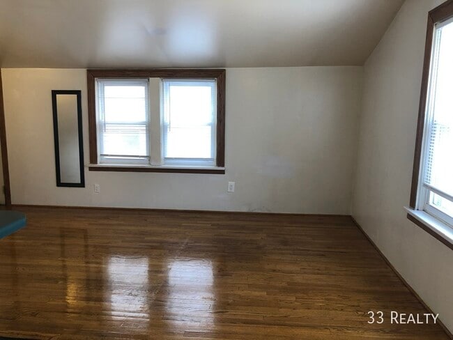 Building Photo - 751 W Schubert Ave