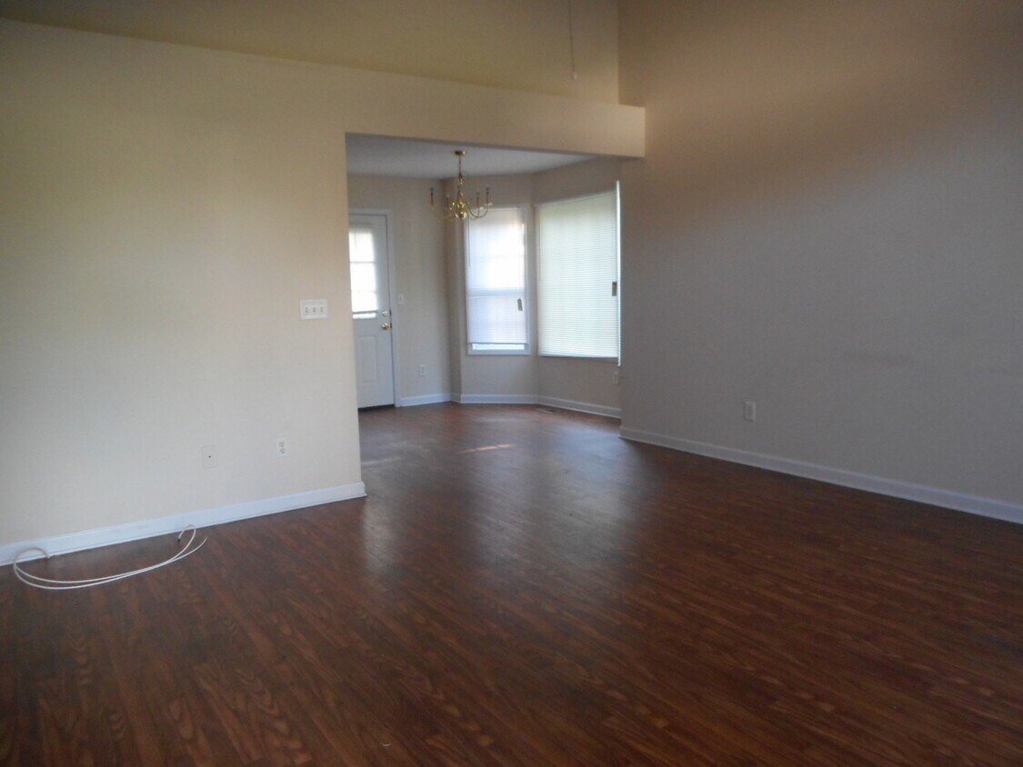 Foto principal - Sweet 4 Bed x 2 Bth (SORRY! NO SECTION 8)