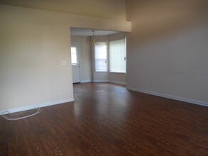Building Photo - 100 Fairfax Dr