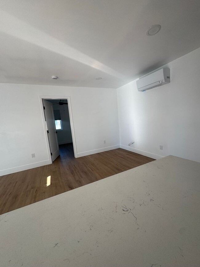 Building Photo - New Meadows