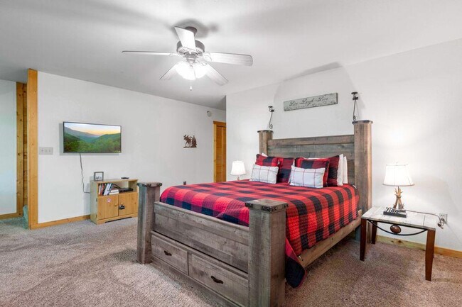 Foto del edificio - 1833 Laurel Valley Way