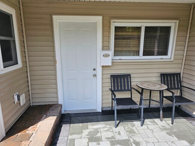 Foto del edificio - 440 Lockwood Dr