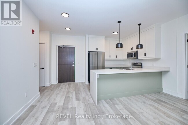 Photo du bâtiment - 207 - 300B FOURTH AVENUE