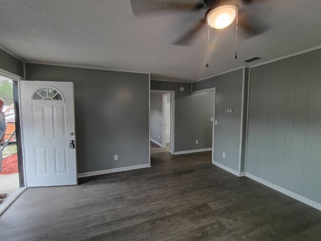 Building Photo - 11 Stewart Pines Loop NE