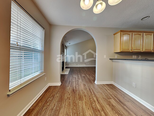 Foto del edificio - 6902 Brachnell View Dr