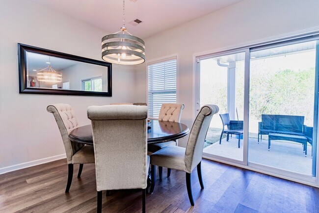 Building Photo - Perfect Home in Duncan