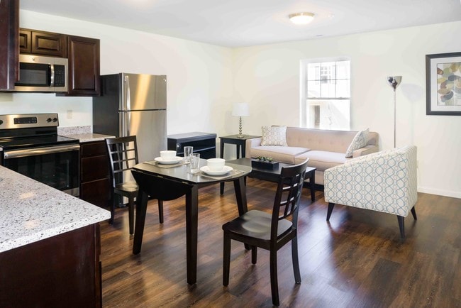 Photo - Meadowbrook Gardens Apartments