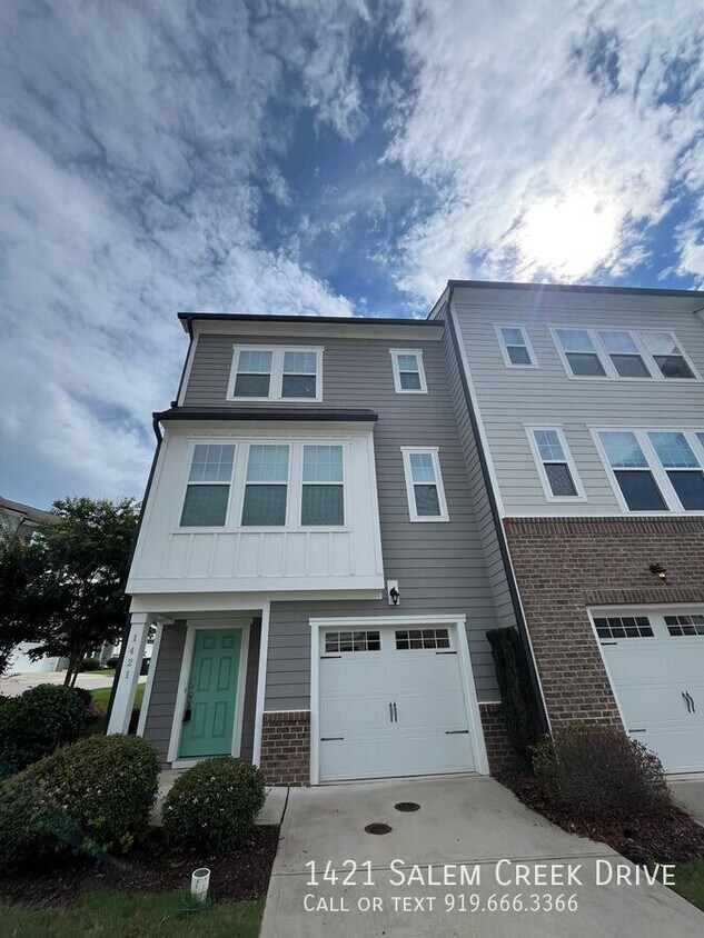Photo - 1421 Salem Creek Drive-