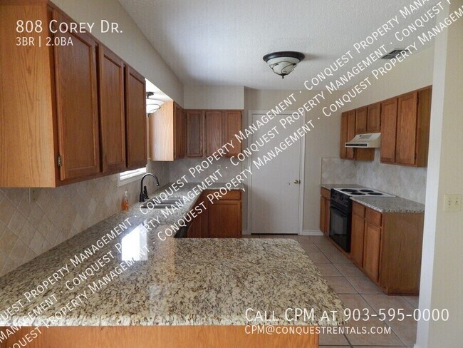 Building Photo - 808 Corey Dr