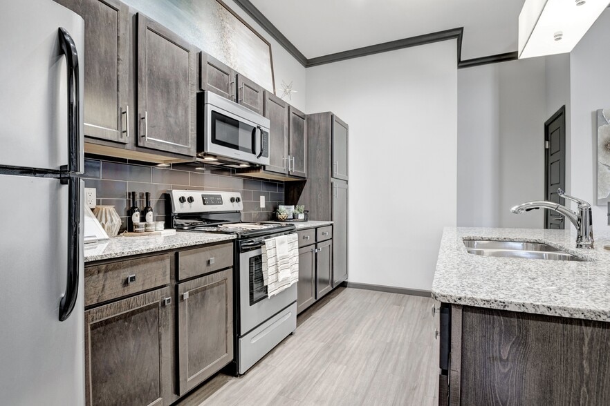 71 at Tulsa Hills - 7224 S Elwood Ave Tulsa, OK 74132 | Apartments.com