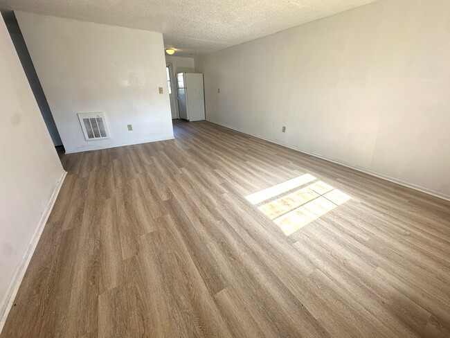 Building Photo - 2225 E 133rd Ave