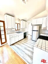 Building Photo - 9012 Phyllis Ave