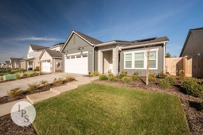 Building Photo - Madera Riverstone Home, 3BR/2BA, SOLAR, Community Pool, New Elementary School in Community!