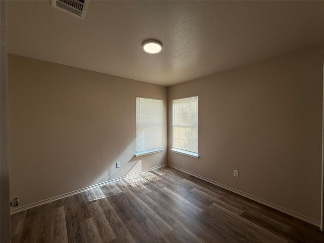 Foto del edificio - 13012 Lofton Cliff Dr