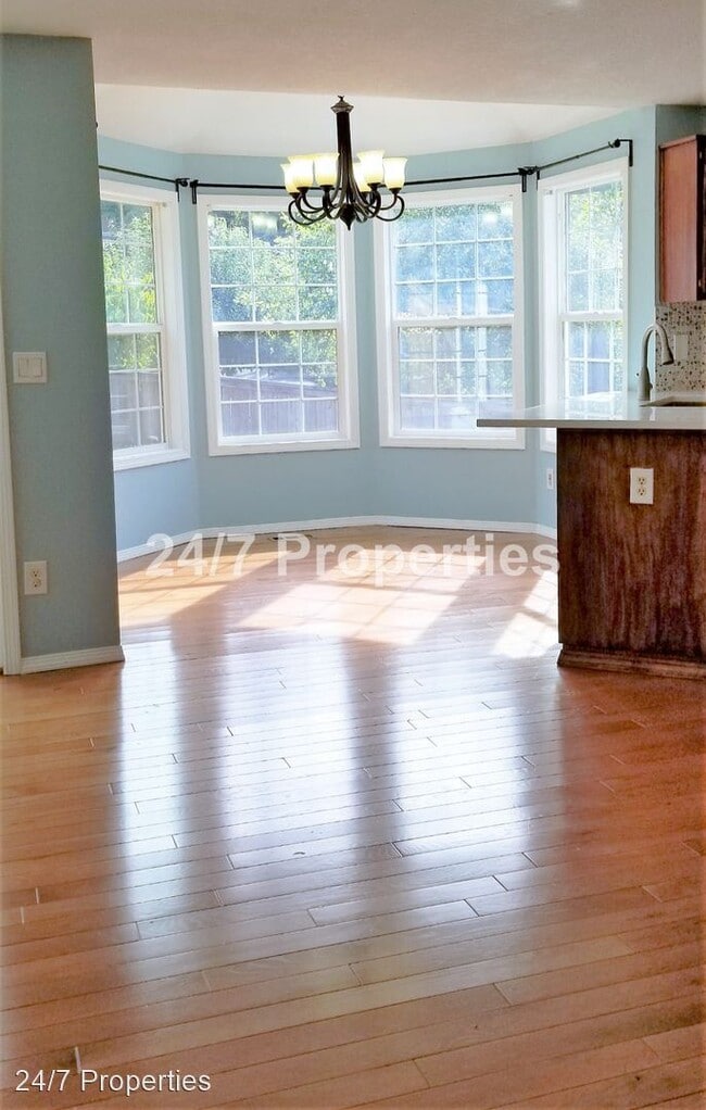 Building Photo - 3 br, 2.5 bath House - 4640 SW Cullen Blvd.