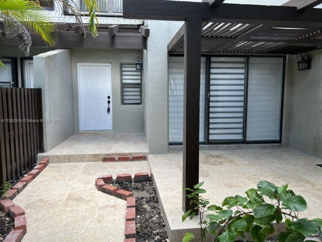 Primary Photo - 9990 NW 9th St Cir