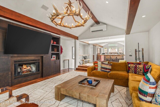 Foto del edificio - 706 E Hyman Ave