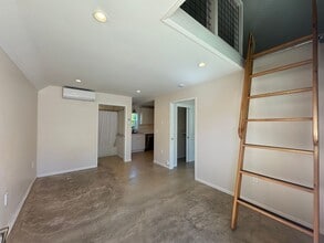 Building Photo - 457 S Auburn St
