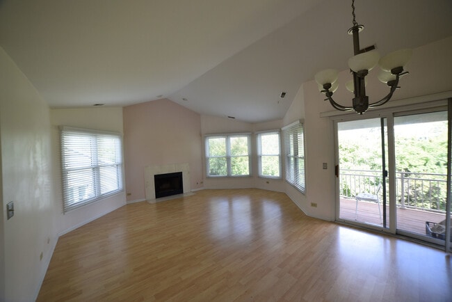 Building Photo - 2545 Live Oak Ln