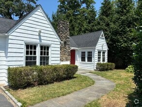 Building Photo - 67 Grove Point