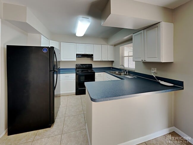Building Photo - 13912 Henson Cir
