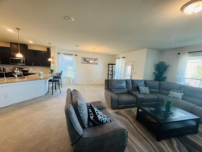 Foto del edificio - 16614 Brogan Ln