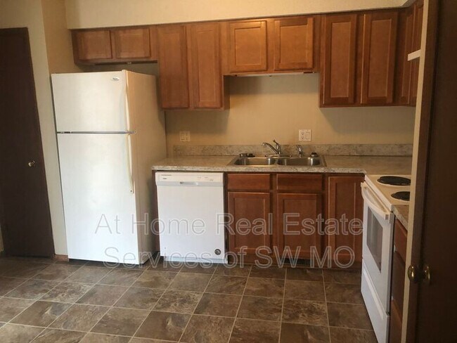 Building Photo - 3714 S Farm Rd 135