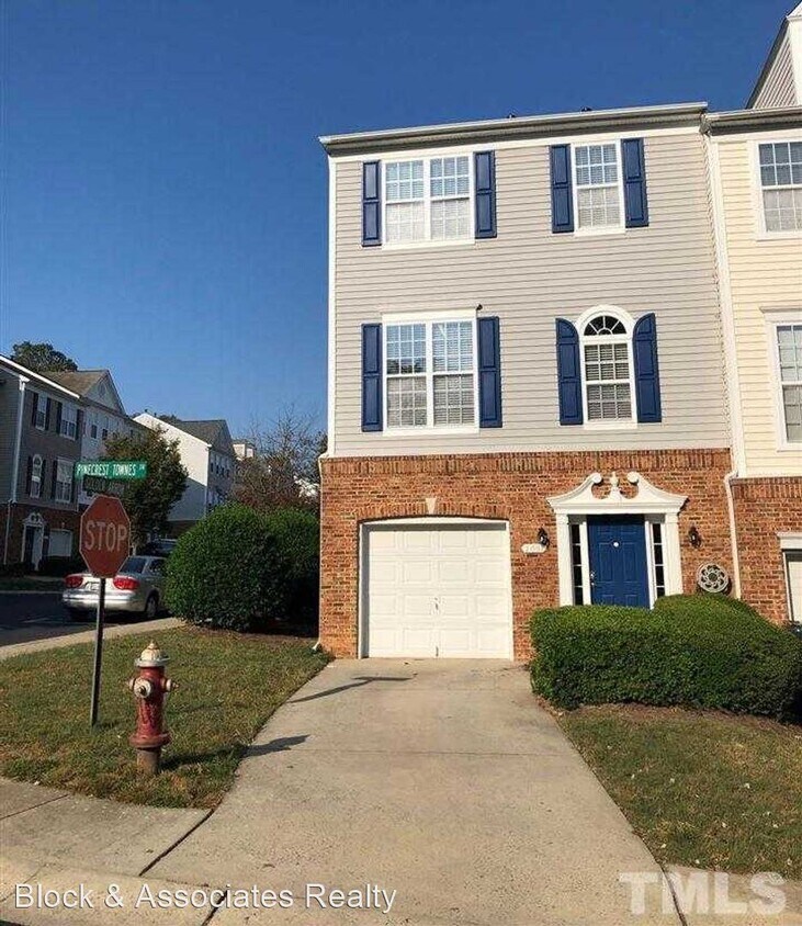Foto principal - 7001 Pinecrest Townes Dr