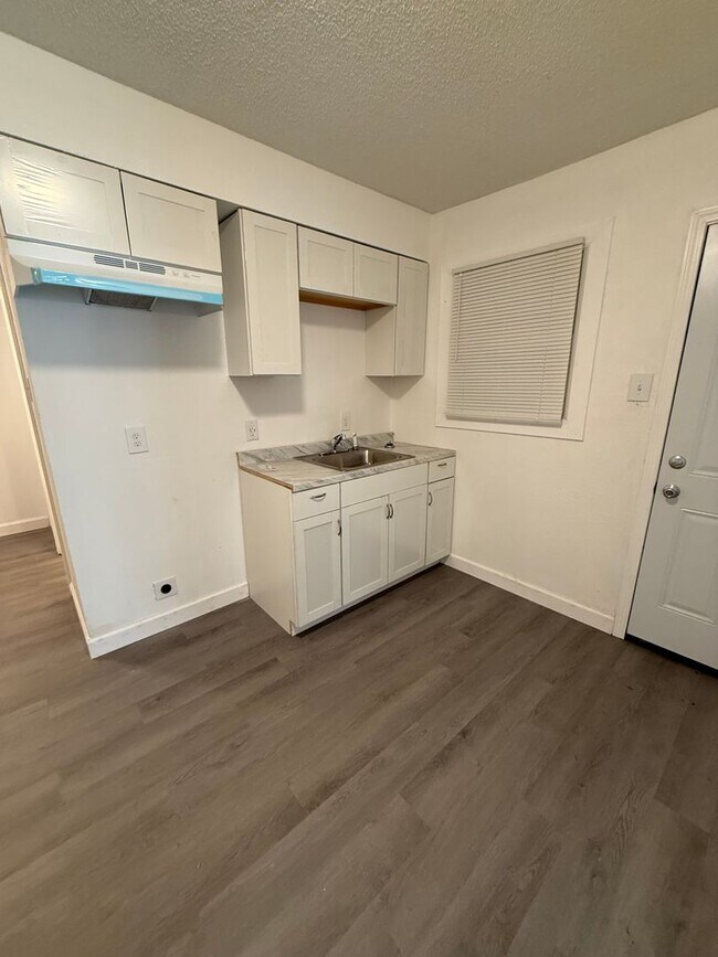 Photo - Newly Renovated 2-Bedroom Duplex – Section... House