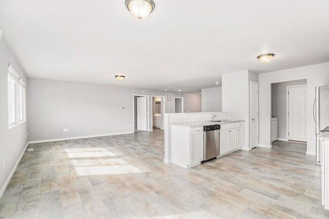 Building Photo - 10047 Pennridge Dr