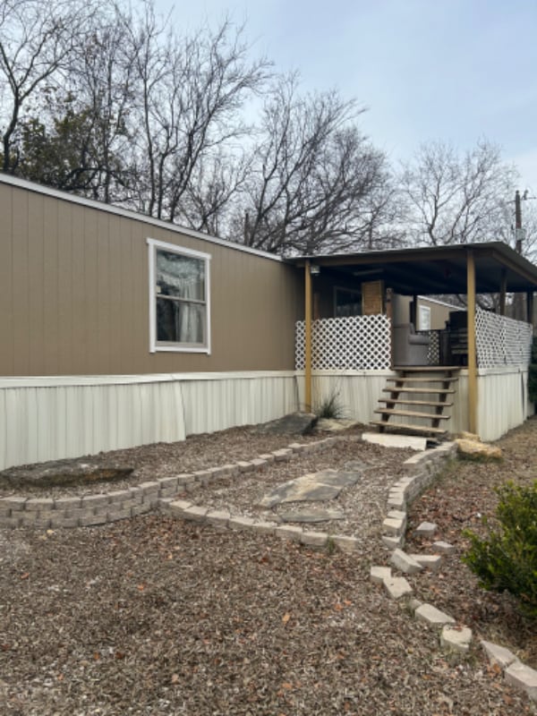 Foto del edificio - 3379 Family Dr